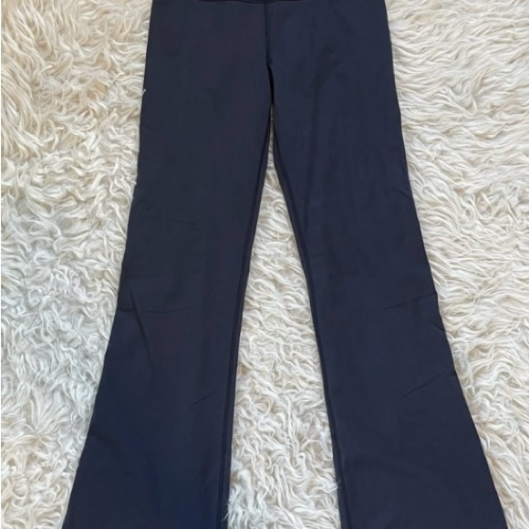 EC worn twice inkwell blue Lululemon Groove pants - Picture 3 of 5